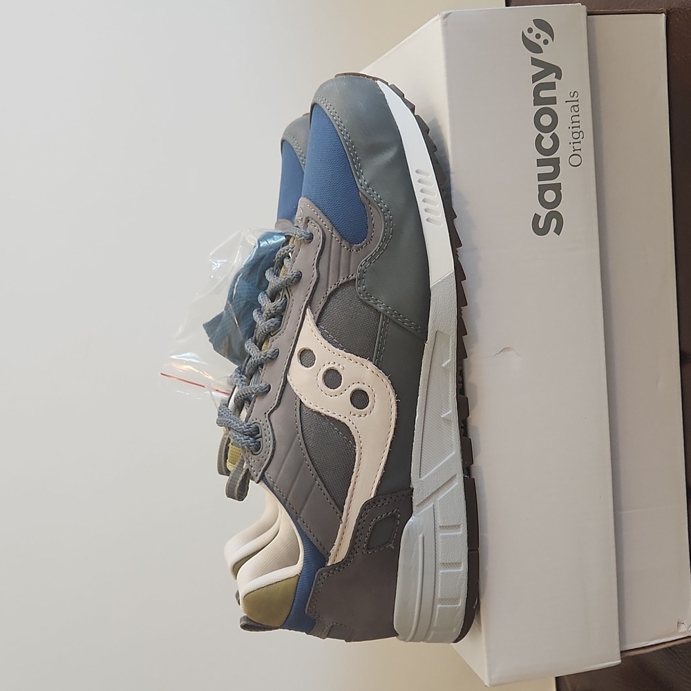 Saucony Shadow 5000 Athletic Shoe